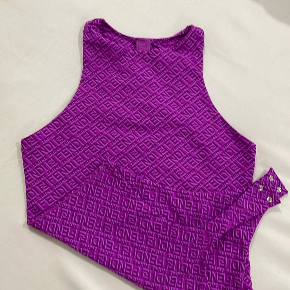 Fendi skims kim kardashian fushia pink body suit. Size M